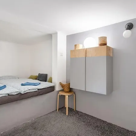 Stylish In The Center Apartment