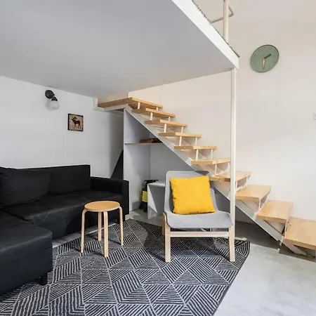 Stylish In The Center Apartment